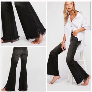 FREE PEOPLE Black Vintage Flare Frayed Denim Jeans